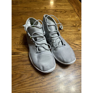 Under Armour 7.5 Women's Street Precision Mid Sneaker, 1274412